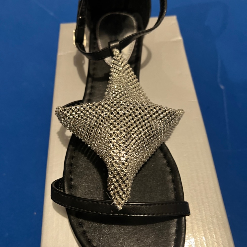 Shoes - Picture 3 of 9